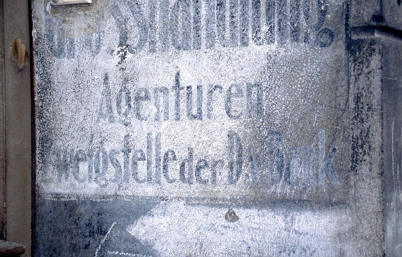 Görlitz, Cottbusser Str. 10, 23.11.1997 (2).jpg - Agenturen, Zweigstelle der D.r. Bank